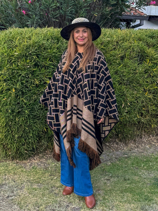 WOOL PONCHO - KAWSAY