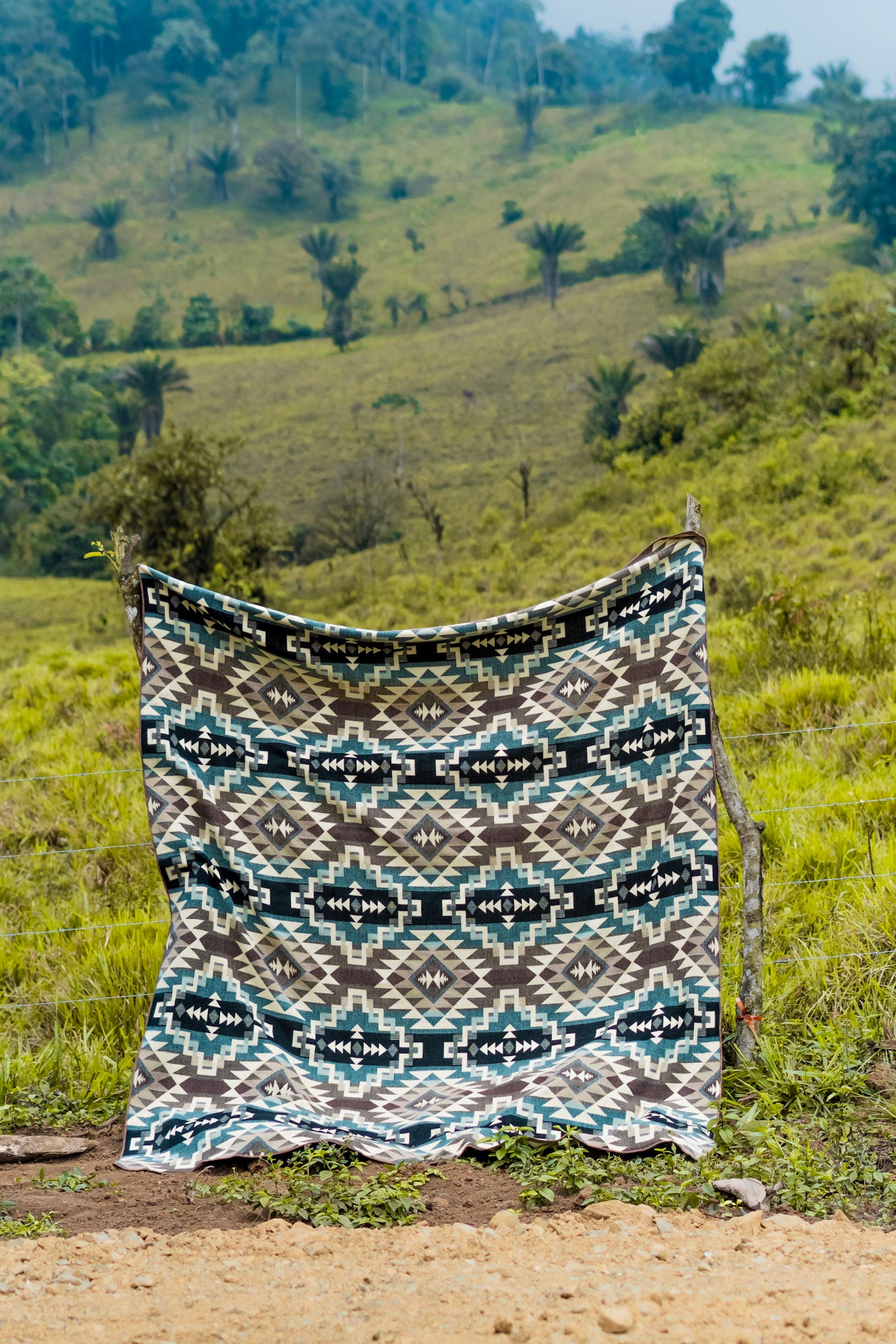 WOOL THROW - YAKU