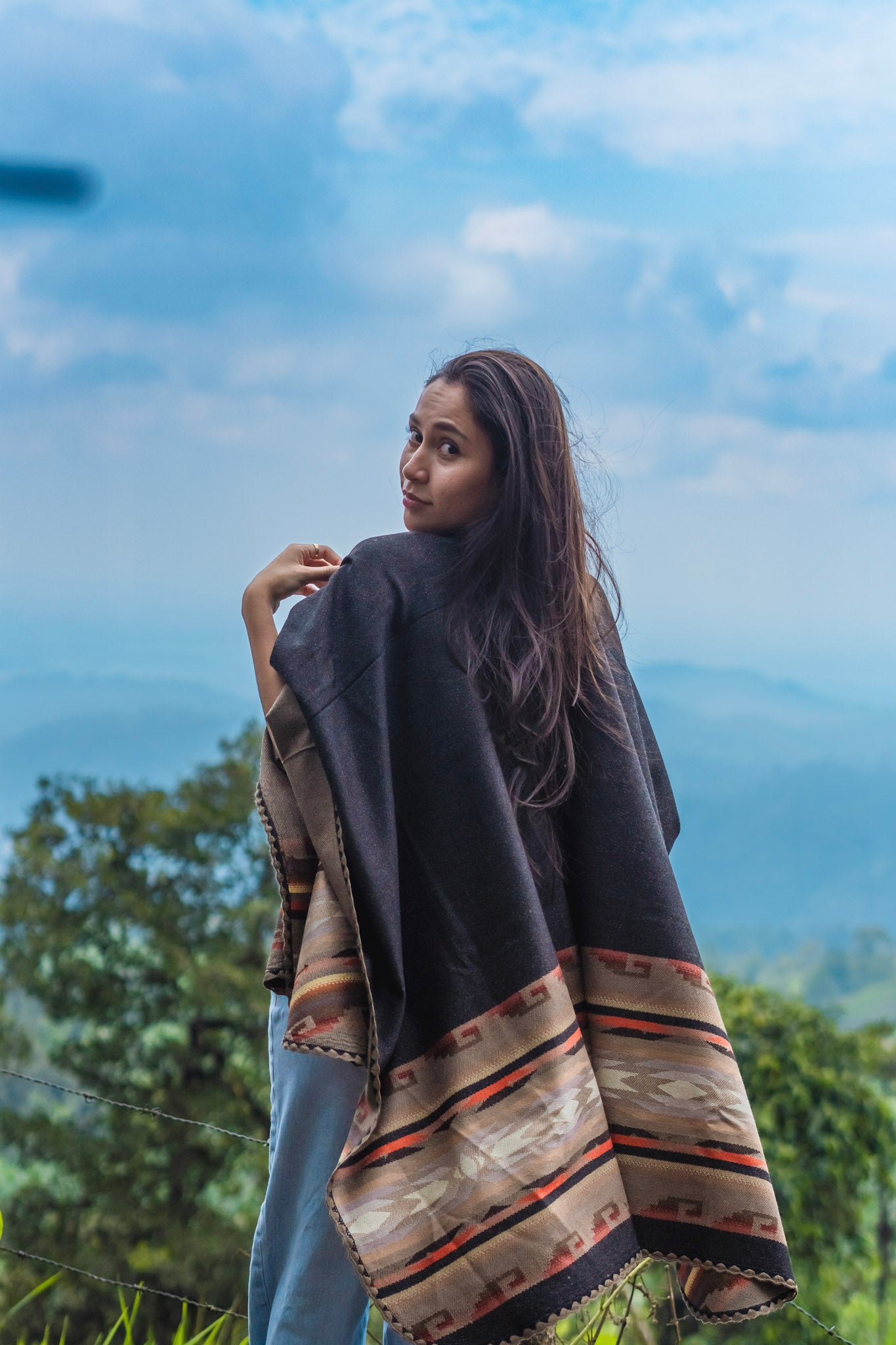 WOOL SHAWL - ALLPA