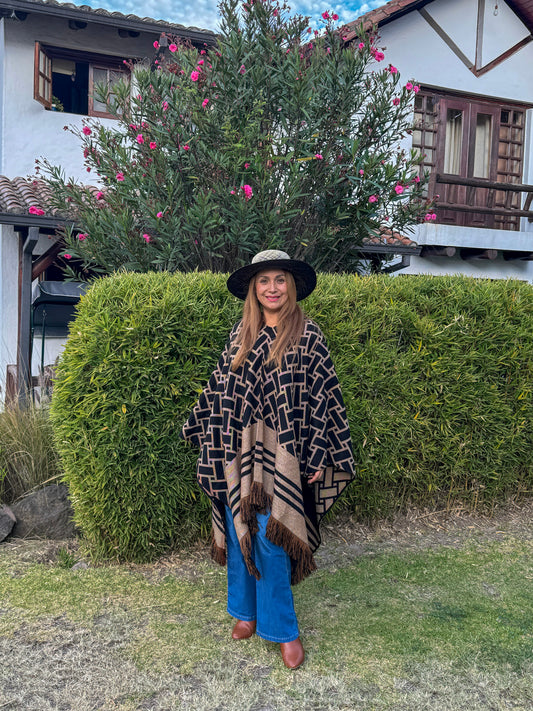 WOOL PONCHO - KAWSAY